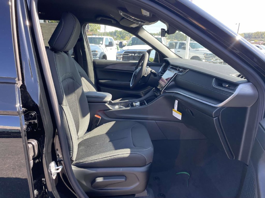 New 2027 Jeep Grand Cherokee 4WD image 15