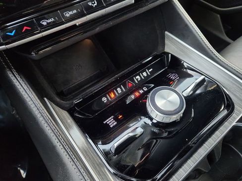 Used 2024 Jeep Wagoneer Series III image 41