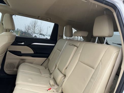 Used 2015 Toyota Highlander XLE image 15