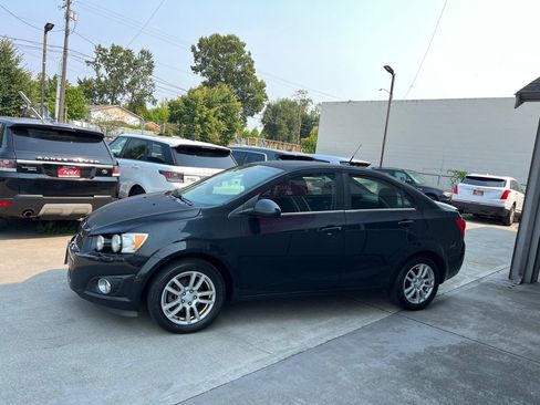 Used 2013 Chevrolet Sonic LT w/ Wheels and Fog Lamp Package FWD image 4