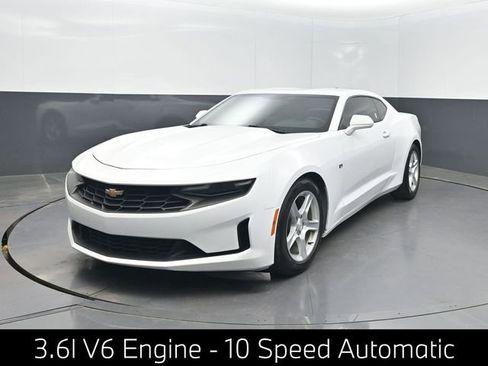 Used 2020 Chevrolet Camaro LT RWD image 1