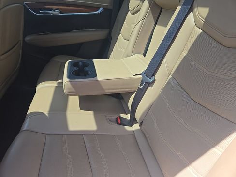 Used 2018 Cadillac XT5 Platinum w/ Driver Assist Package AWD/4WD image 26