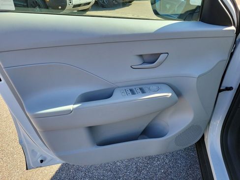 Used 2024 Hyundai Kona SEL w/ Convenience Package image 13