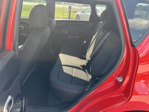 Used 2019 Kia Soul + image 16