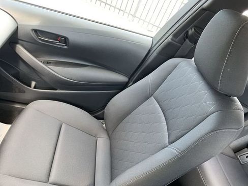 Used 2025 Toyota Corolla LE image 29