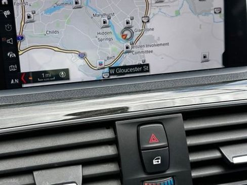 Used 2018 BMW 328d Sedan w/ Premium Package RWD image 34