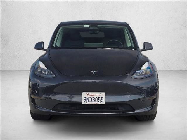 Used 2024 Tesla Model Y Long Range RWD image 2