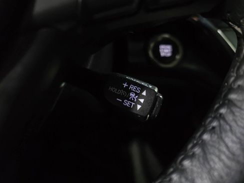 Used 2018 Toyota Avalon XLE Premium image 23