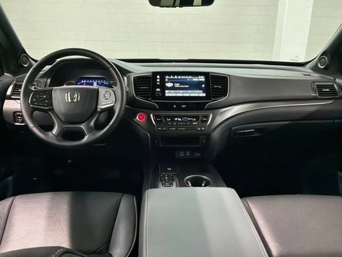 Used 2025 Honda Passport EX-L image 8