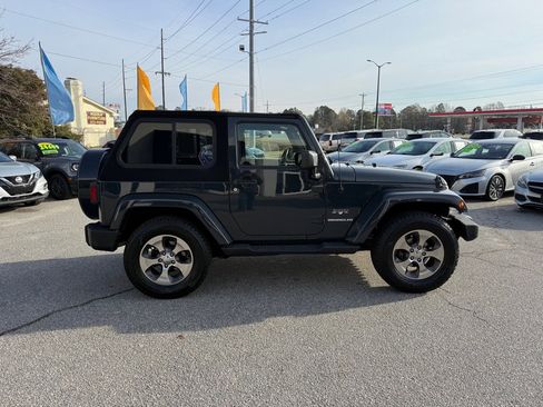 Used 2017 Jeep Wrangler Sahara image 6