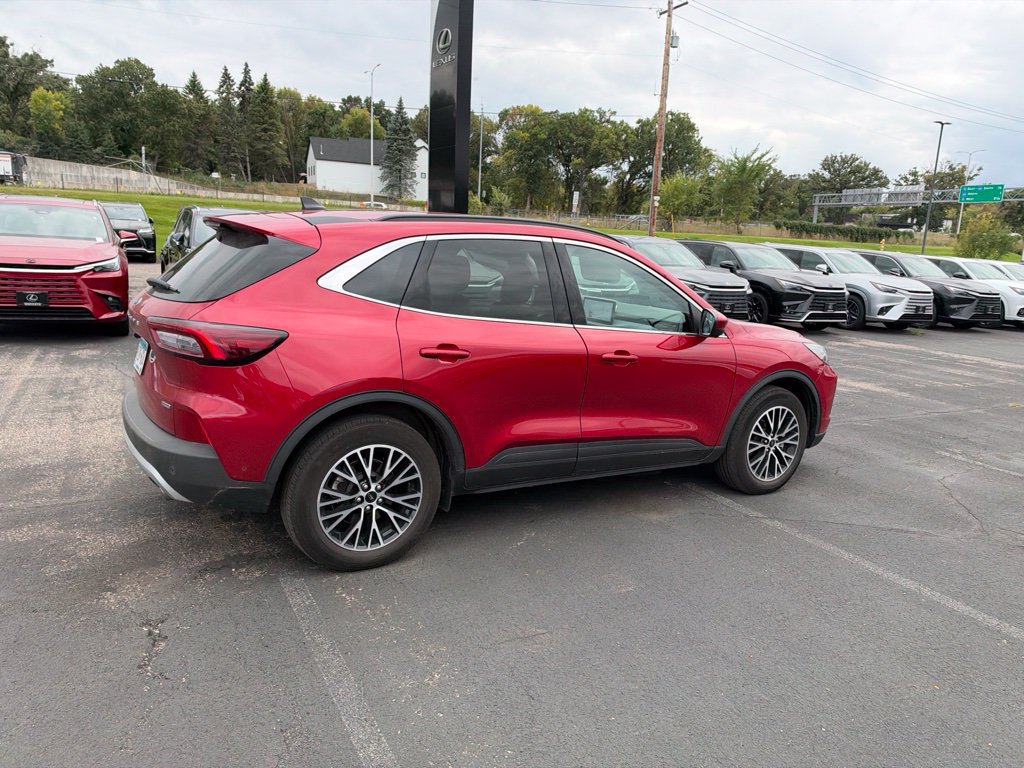 Used 2023 Ford Escape SE w/ PHEV Premium Package FWD image 13