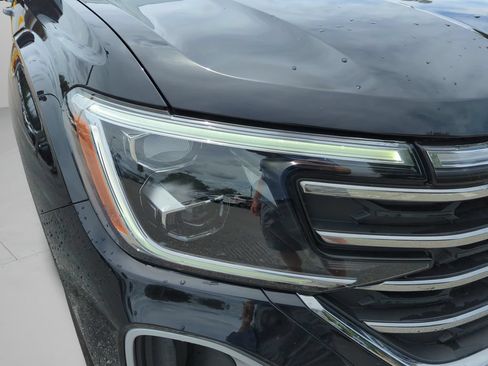 Certified 2025 Volkswagen Atlas SE w/ Black Wheel Package AWD/4WD image 46