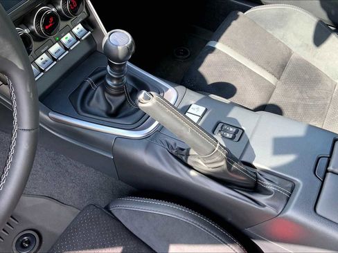 New 2025 Toyota GR86 Premium image 7