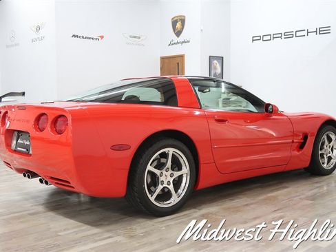 Used 2002 Chevrolet Corvette Coupe w/ Preferred Equipment Group2 RWD image 10