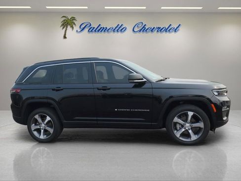 Used 2024 Jeep Grand Cherokee Limited image 2