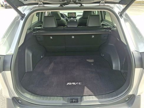 Used 2019 Toyota RAV4 Limited FWD image 32