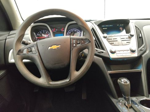 Used 2017 Chevrolet Equinox LS image 22