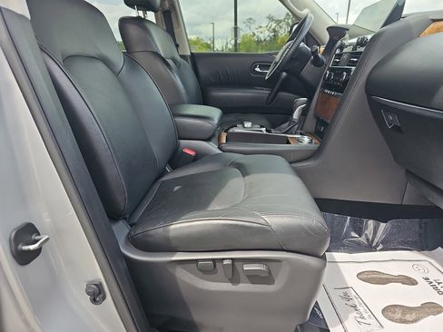 Used 2022 Nissan Armada SL w/ Captain's Chairs Package AWD/4WD image 11