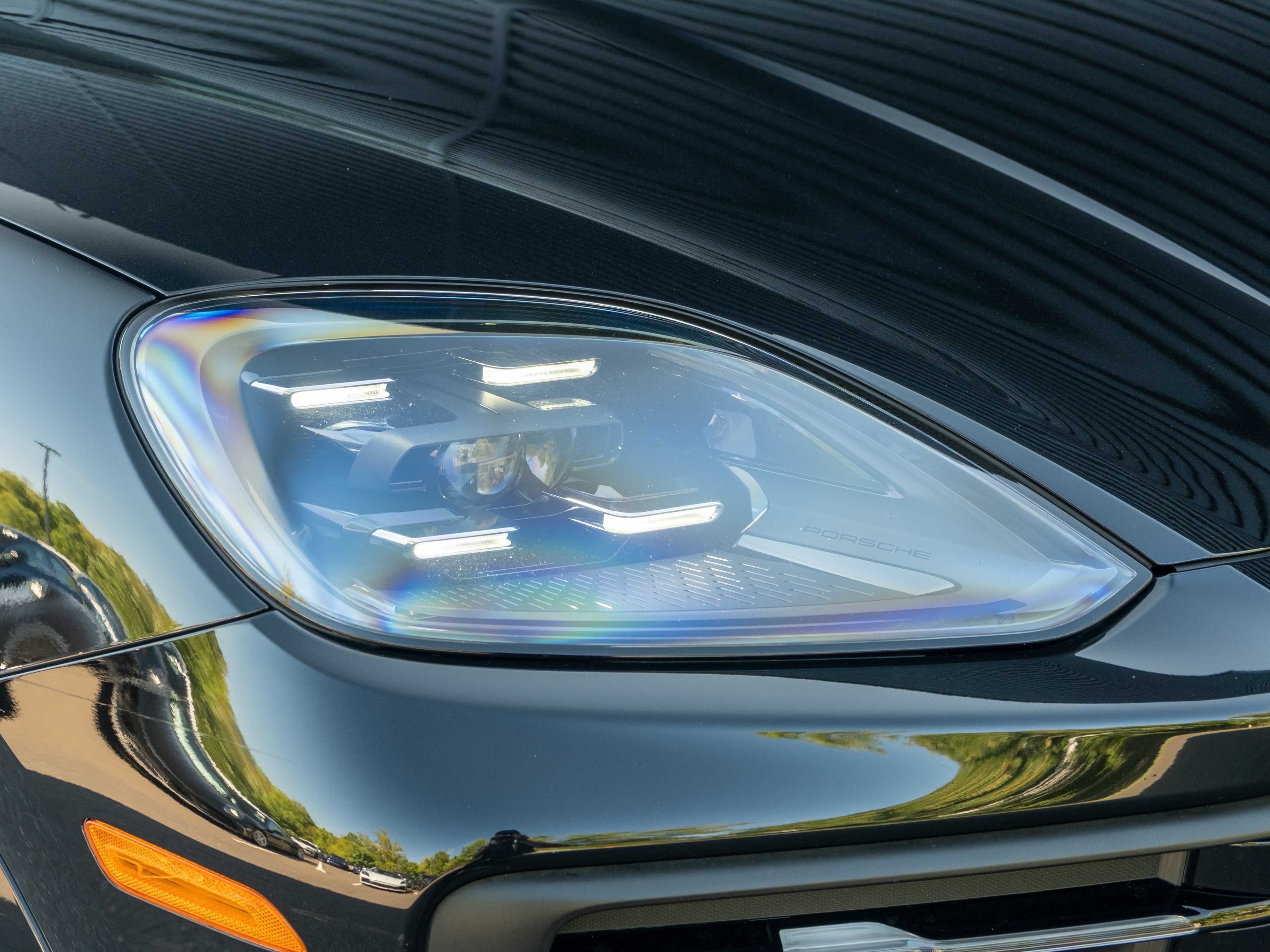 Certified 2025 Porsche Cayenne AWD/4WD image 16