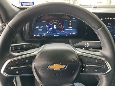 Used 2025 Chevrolet Equinox LT AWD/4WD image 10