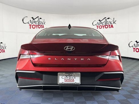 Used 2024 Hyundai Elantra SE image 7