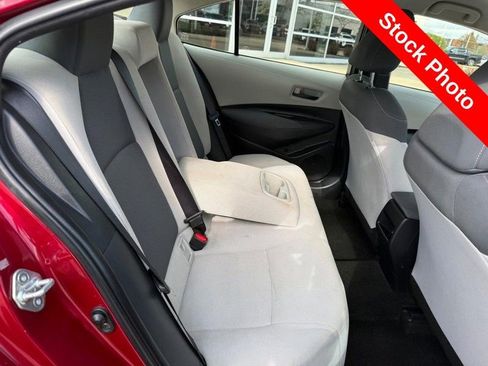 Used 2022 Toyota Corolla LE FWD image 12