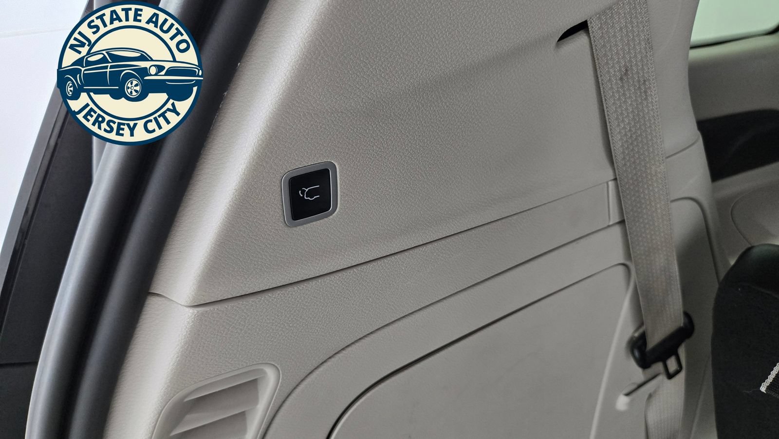 Used 2024 Chrysler Pacifica Limited FWD image 38