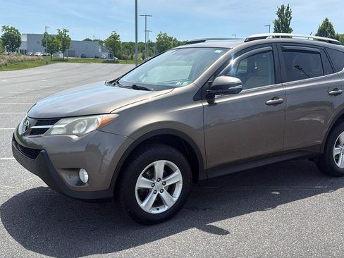 Used 2014 Toyota RAV4 XLE FWD image 12