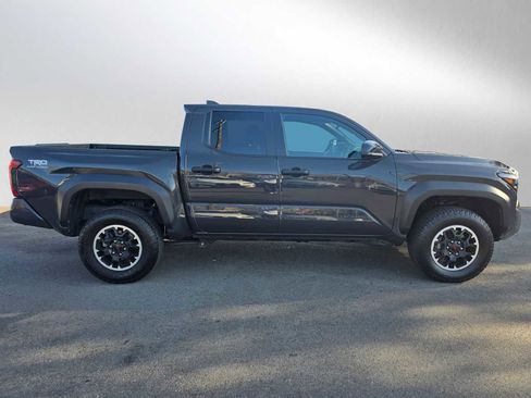 Used 2024 Toyota Tacoma TRD Off-Road image 2