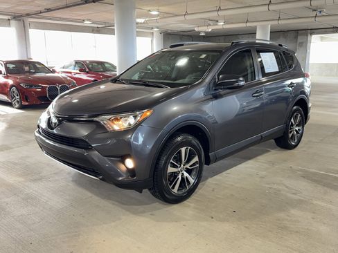 Used 2018 Toyota RAV4 XLE image 4