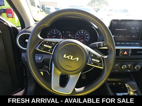 Used 2024 Kia Forte LXS w/ LXS Technology Package image 9