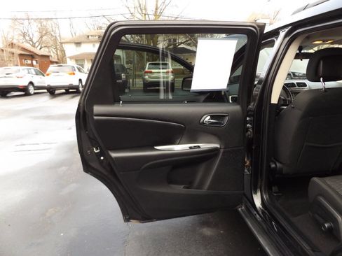 Used 2012 Dodge Journey SXT image 19