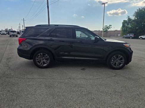 Used 2024 Ford Explorer XLT w/ Equipment Group 202A AWD/4WD image 3