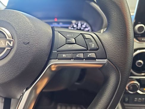 Used 2025 Nissan Sentra SV FWD image 17