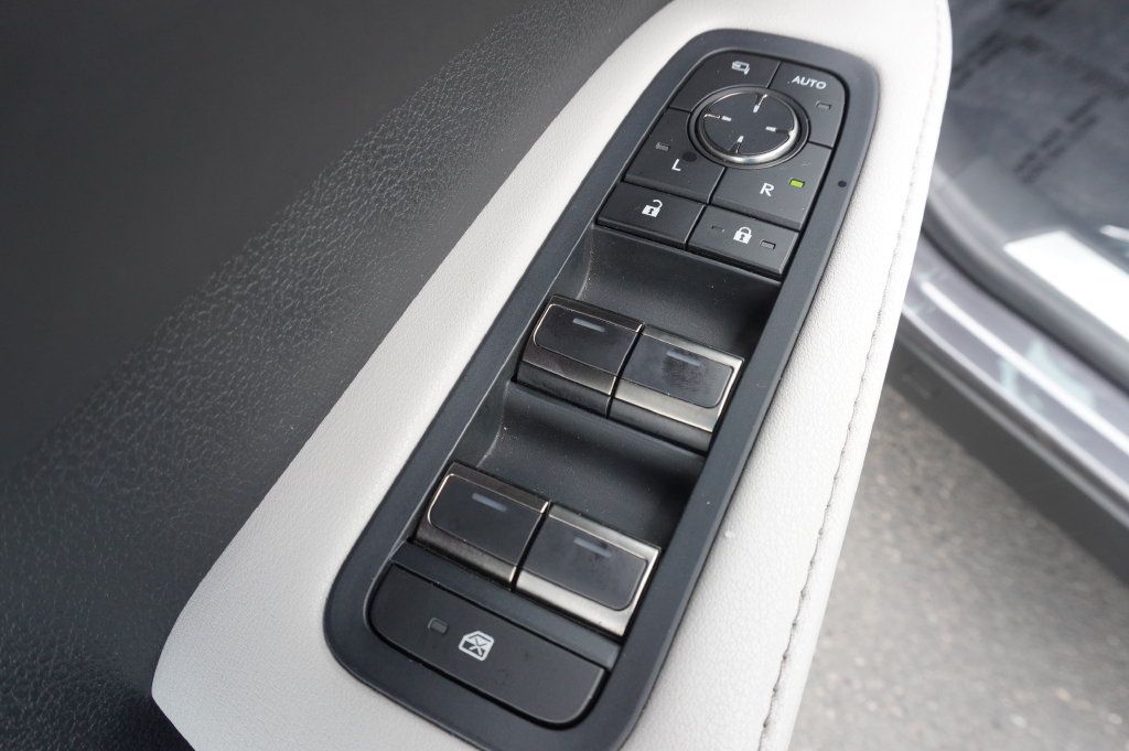 Used 2024 Lexus RX 350 Premium Plus w/ Convenience Package FWD image 16