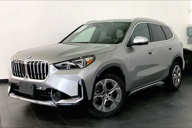 Used 2023 BMW X1 xDrive28i AWD/4WD image 1