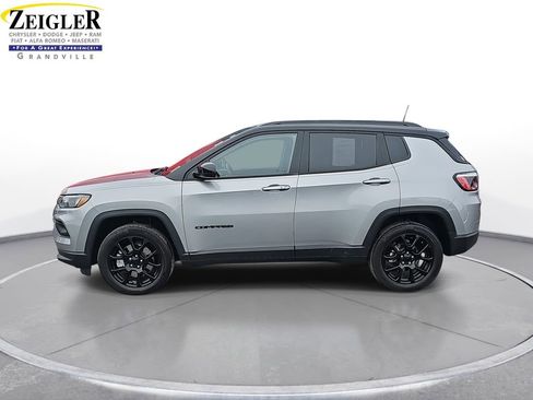 Used 2023 Jeep Compass Altitude w/ Convenience Group image 8