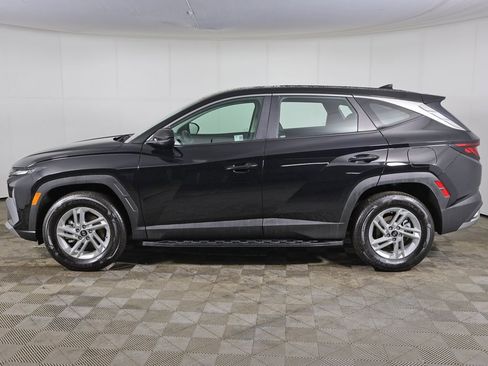 Certified 2025 Hyundai Tucson SE image 11