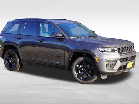 Used 2026 Jeep Grand Cherokee Limited w/ Limited Altitude Package AWD/4WD image 2