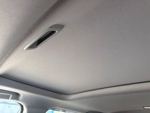 Used 2022 Honda CR-V Touring image 10
