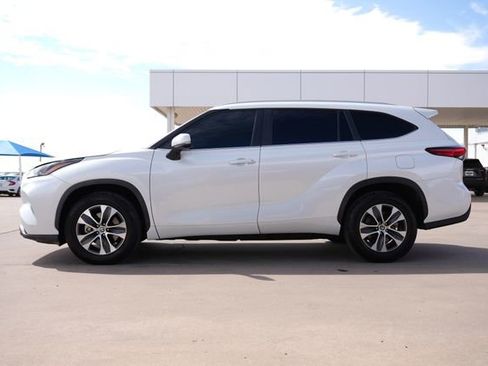 Used 2023 Toyota Highlander XLE FWD image 7
