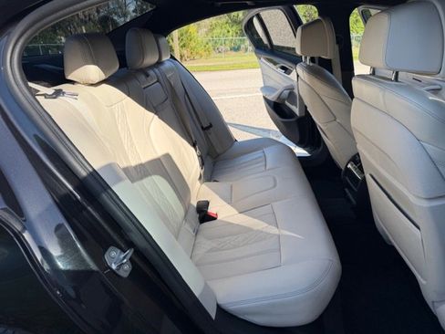 Used 2018 BMW 530i w/ M Sport Package image 15