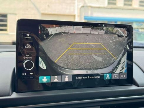 New 2025 Honda Pilot Touring image 13