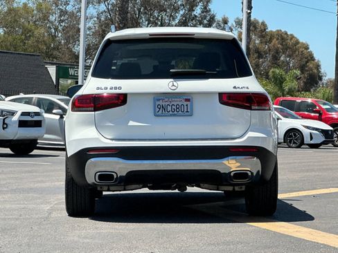 Used 2022 Mercedes-Benz GLB 250 4MATIC image 4