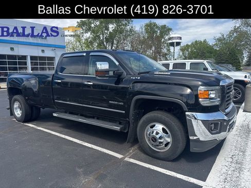 Used 2019 GMC Sierra 3500 SLT w/ Driver Alert Package AWD/4WD image 4
