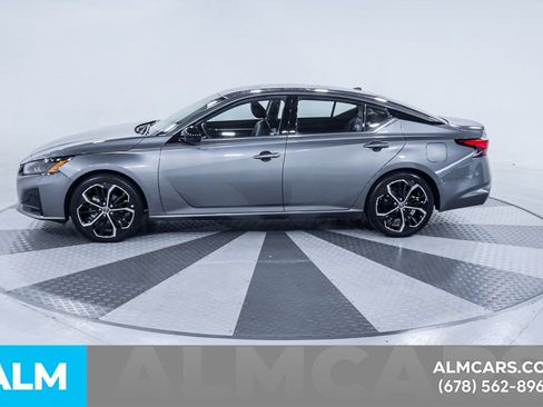 Used 2025 Nissan Altima 2.5 SR FWD image 9