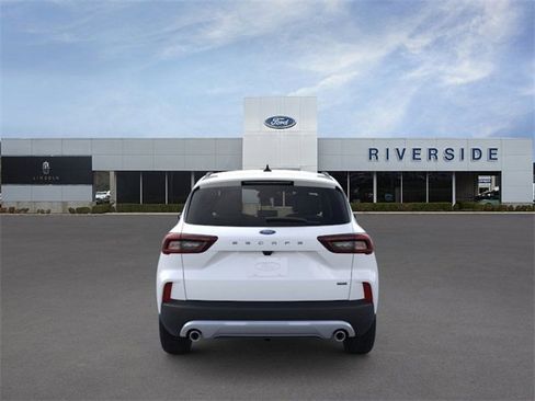 New 2026 Ford Escape SE image 5
