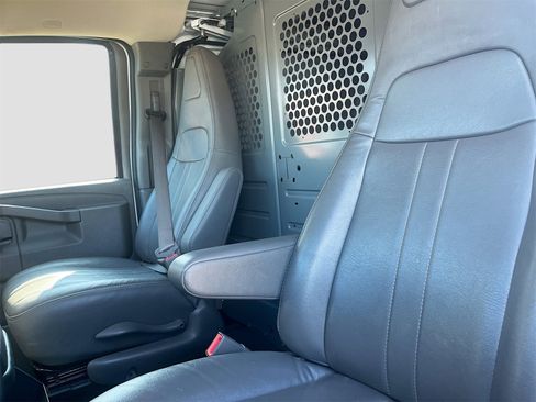 Used 2023 GMC Savana 2500 Extended w/ Driver Convenience Package image 19