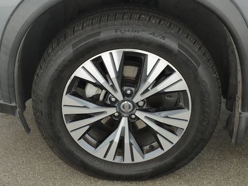 Used 2021 Nissan Rogue SV image 4