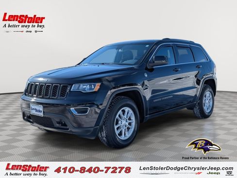 Used 2018 Jeep Grand Cherokee Laredo image 1